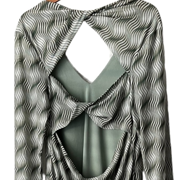 Eloquii new with tags 🏷️Green Mesh Twist Back Dress Size:18 - Picture 11 of 15